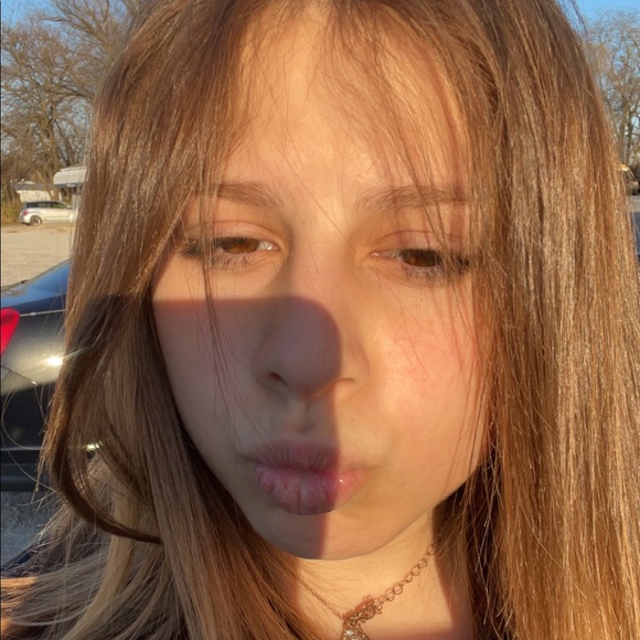 Meet your Posher, Erin - Picture 1 of 1